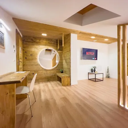 Nocleg ze śniadaniem Wolf House