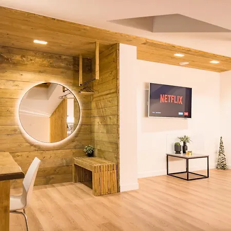 Wolf House Nocleg ze śniadaniem 3*