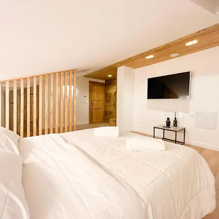 Wolf House 3*